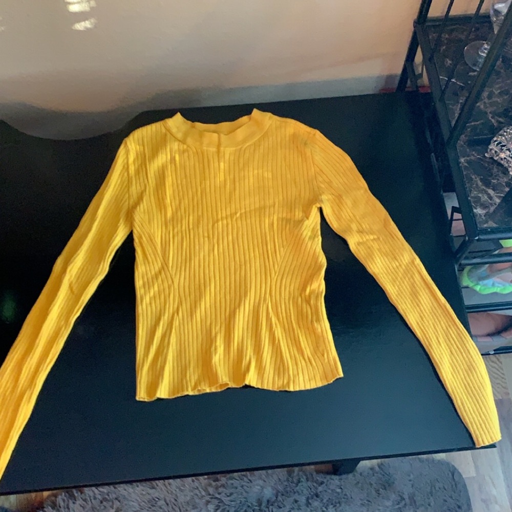 Ribbed long sleeve shirt